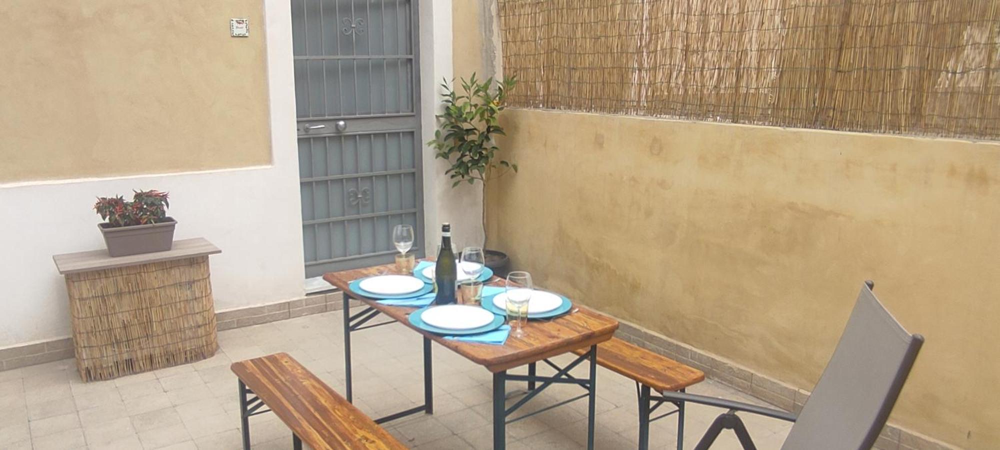 Team019 Casa Bruno Terrace & Sicilian Charm Apartment คาตาเนีย ภายนอก รูปภาพ
